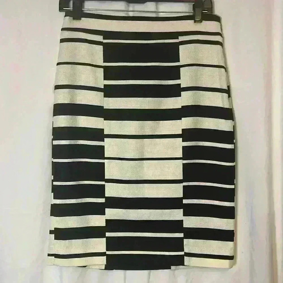 NWT Ann Taylor Pencil Skirt - Picture 1 of 10